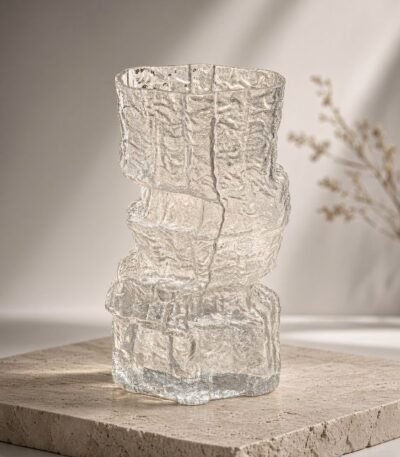 Buz dağı formalı şüşə vaza – 14 × 26 sm